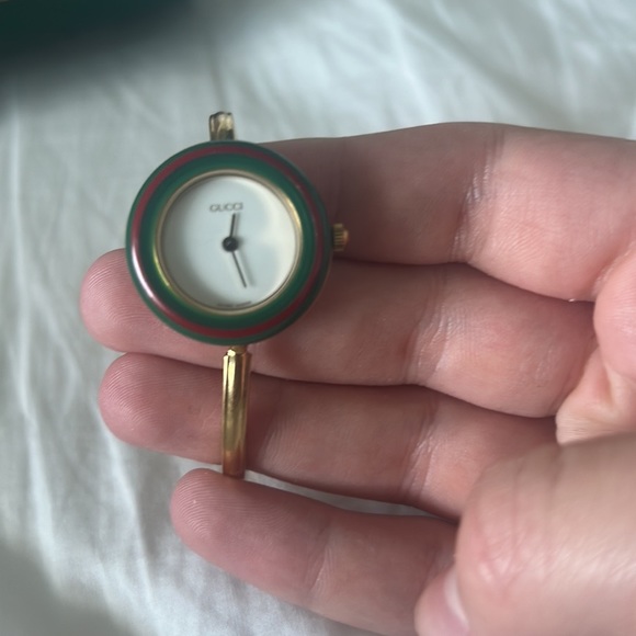 Gucci bezel watch, worn once - Picture 5 of 8
